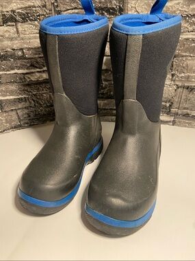 Kids Size 10 Muck Boots